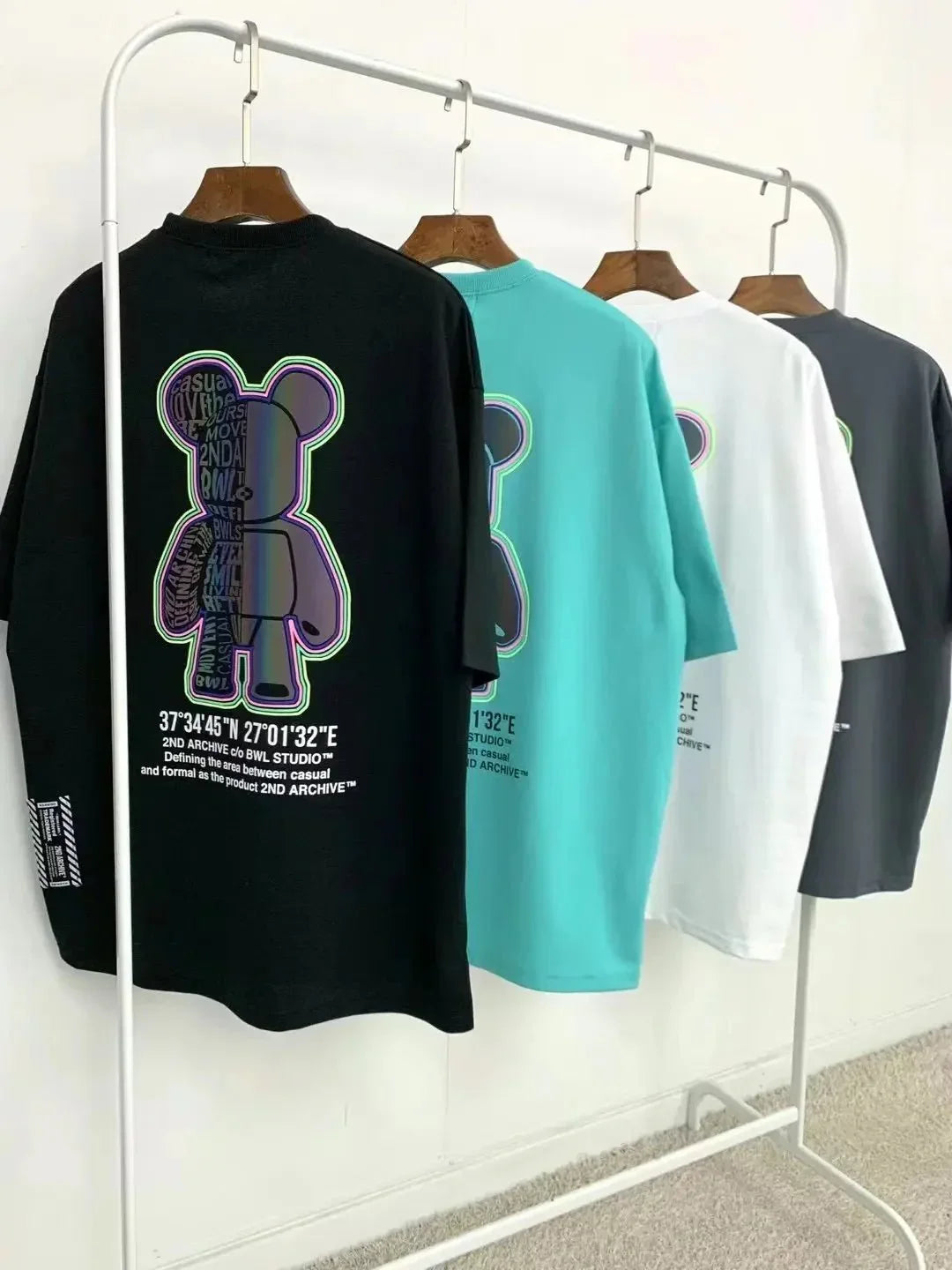 韓國直送🇰🇷 2ND ARCHIVE Half Bear  T-shirt - 4 Color - HLY &amp; CHOCCICO