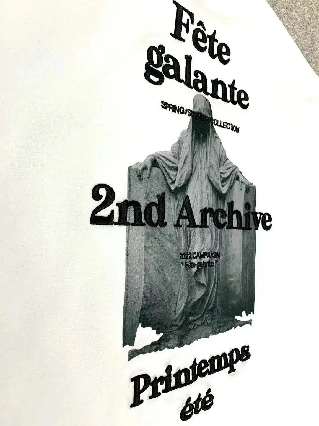 韓國直送🇰🇷 2ND ARCHIVE Statue 3D embroidery T-shirt- 3 Color - HLY &amp; CHOCCICO