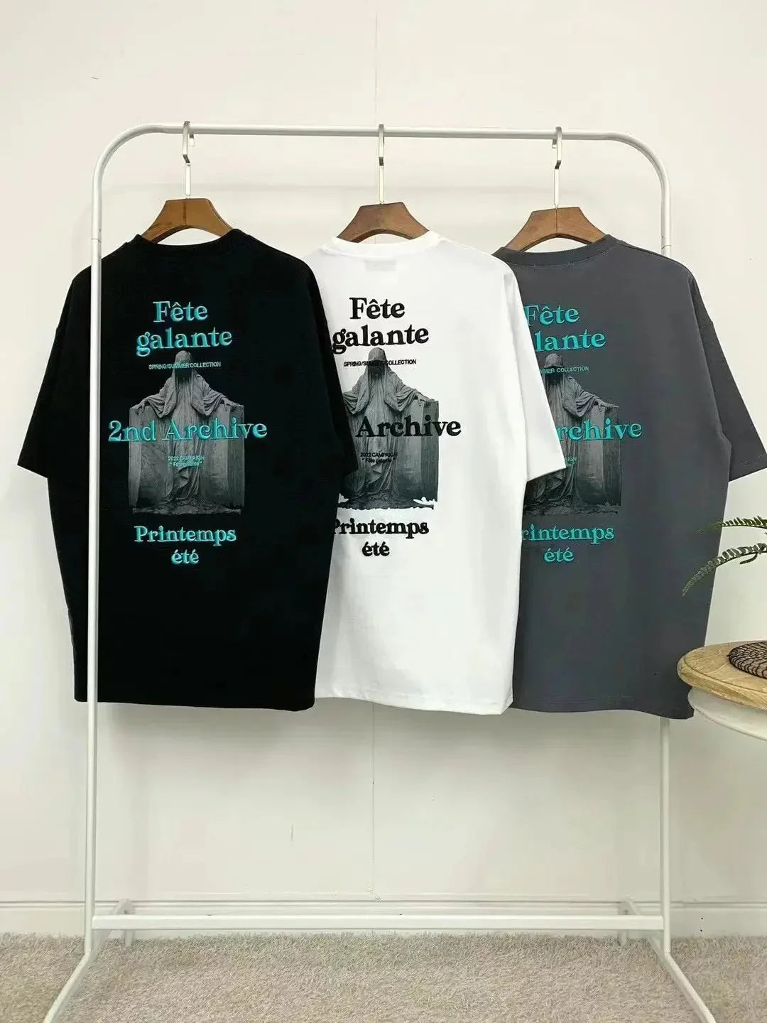 韓國直送🇰🇷 2ND ARCHIVE Statue 3D embroidery T-shirt- 3 Color - HLY &amp; CHOCCICO