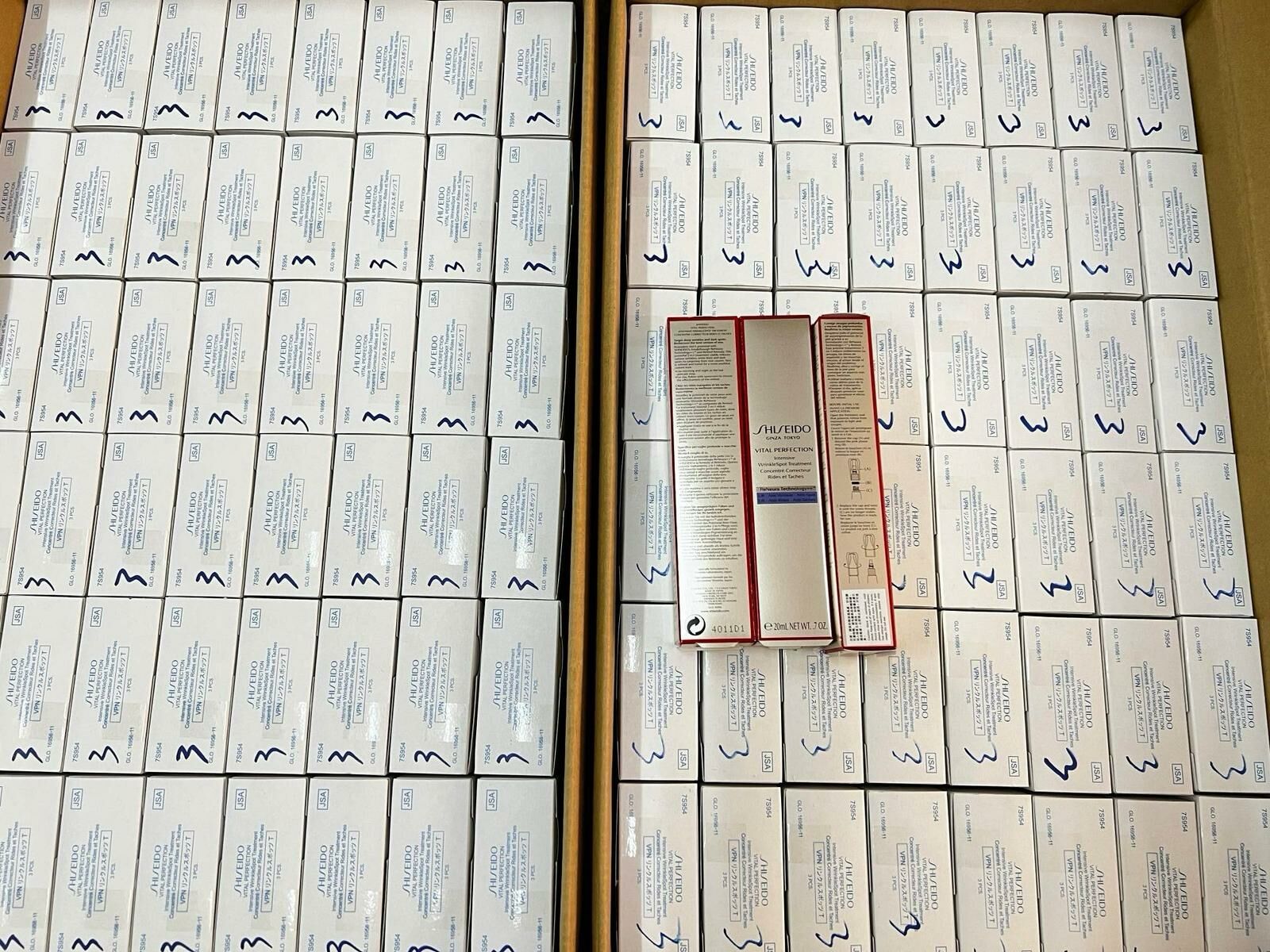 Shiseido資生堂悦薇純A小針管眼霜20ml (香港專櫃) - HLY &amp; CHOCCICO