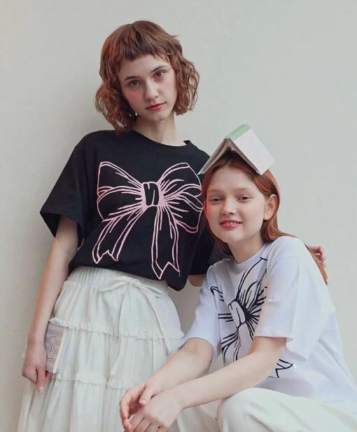 [One-price $282/piece] Korean trendy brand RonRon BIG RIBBON LINE T SHIRT -5 Color