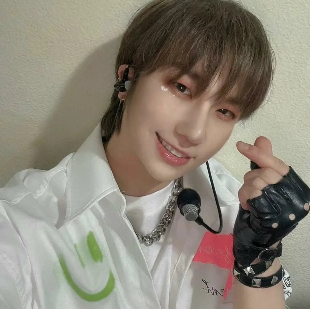 韓國直送🇰🇷 2ND ARCHIVE Half Painting Print Shirt - HLY &amp; CHOCCICO