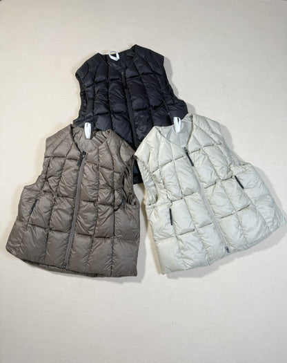 Goldwin O Three Dimensional Down Light  Vest - HLY &amp; CHOCCICO