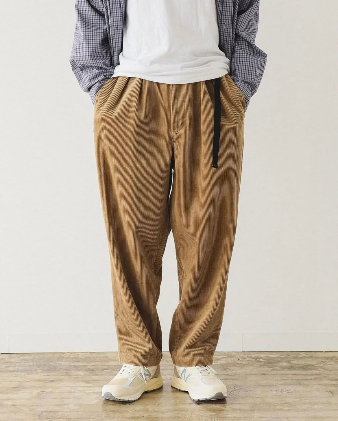 BMS Webbing baggy tapered CORDUROY PANTS - HLY & CHOCCICO