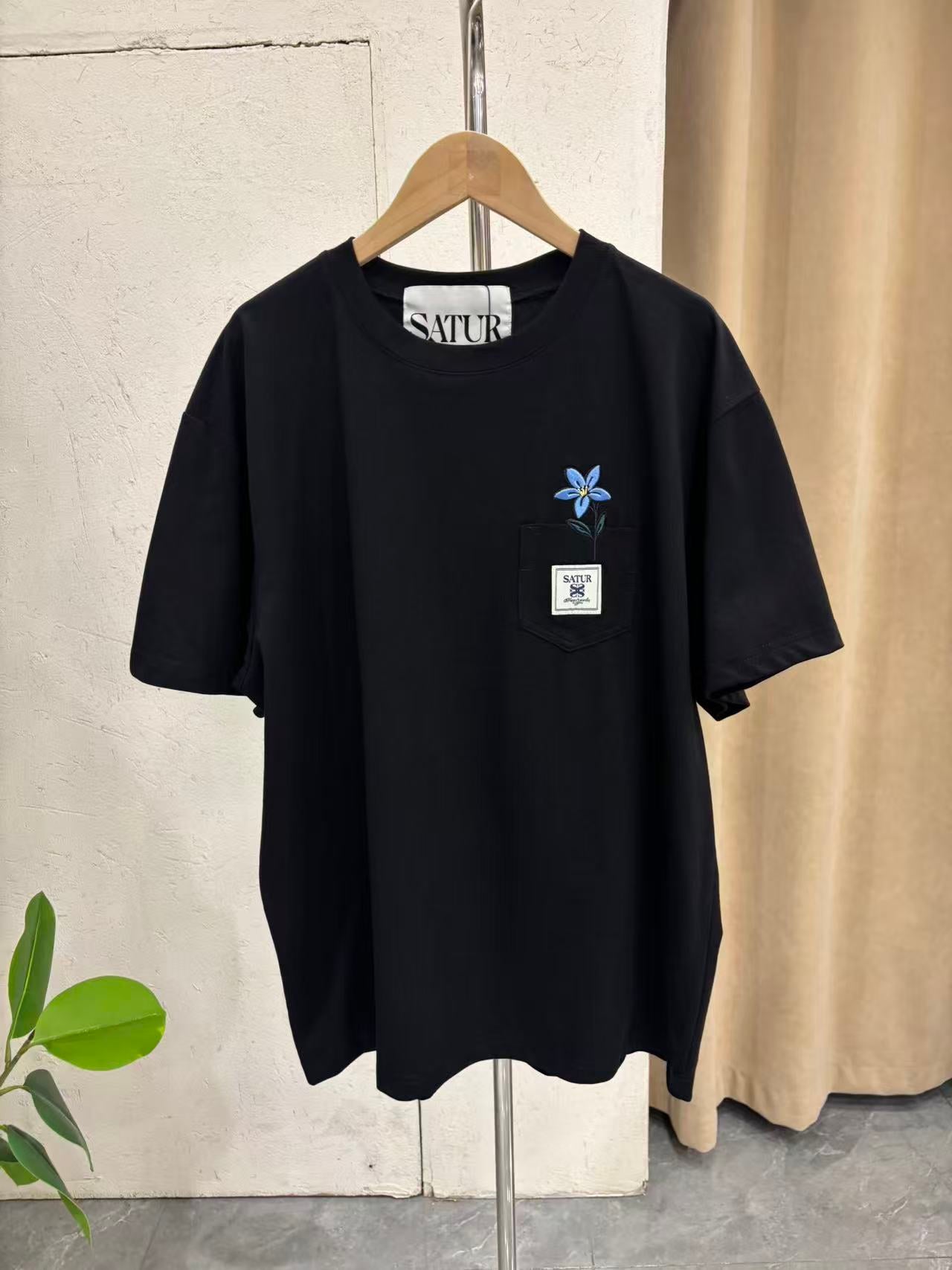 Korea Satur Flower Pocket Tee