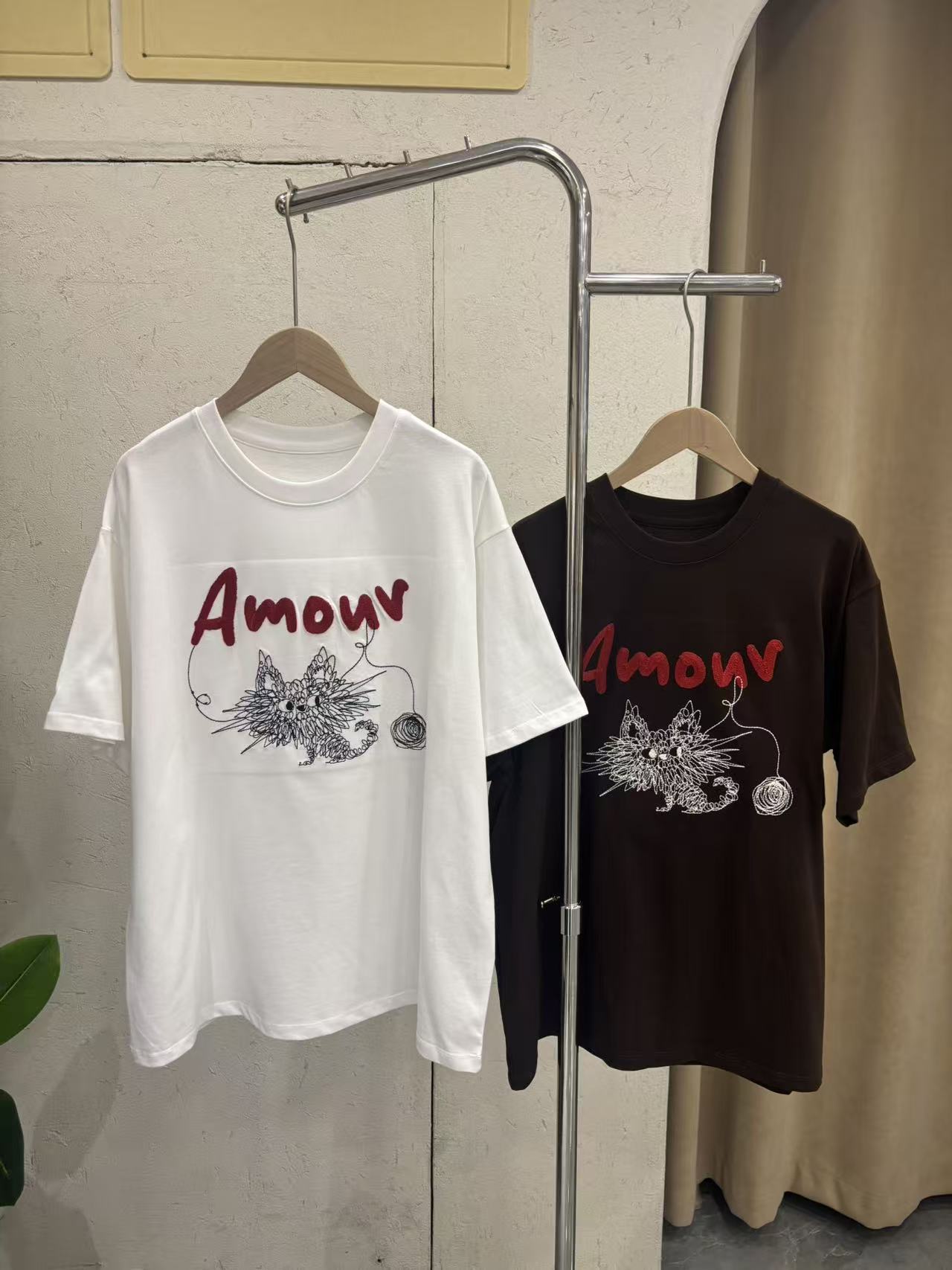 Amour Graffiti Cat Tee
