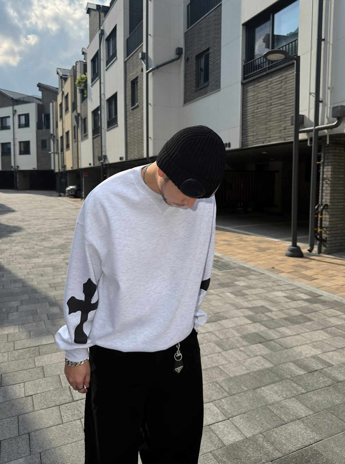 [Direct from Korea] PLUS 82 HIYA V-Vintage Sweat