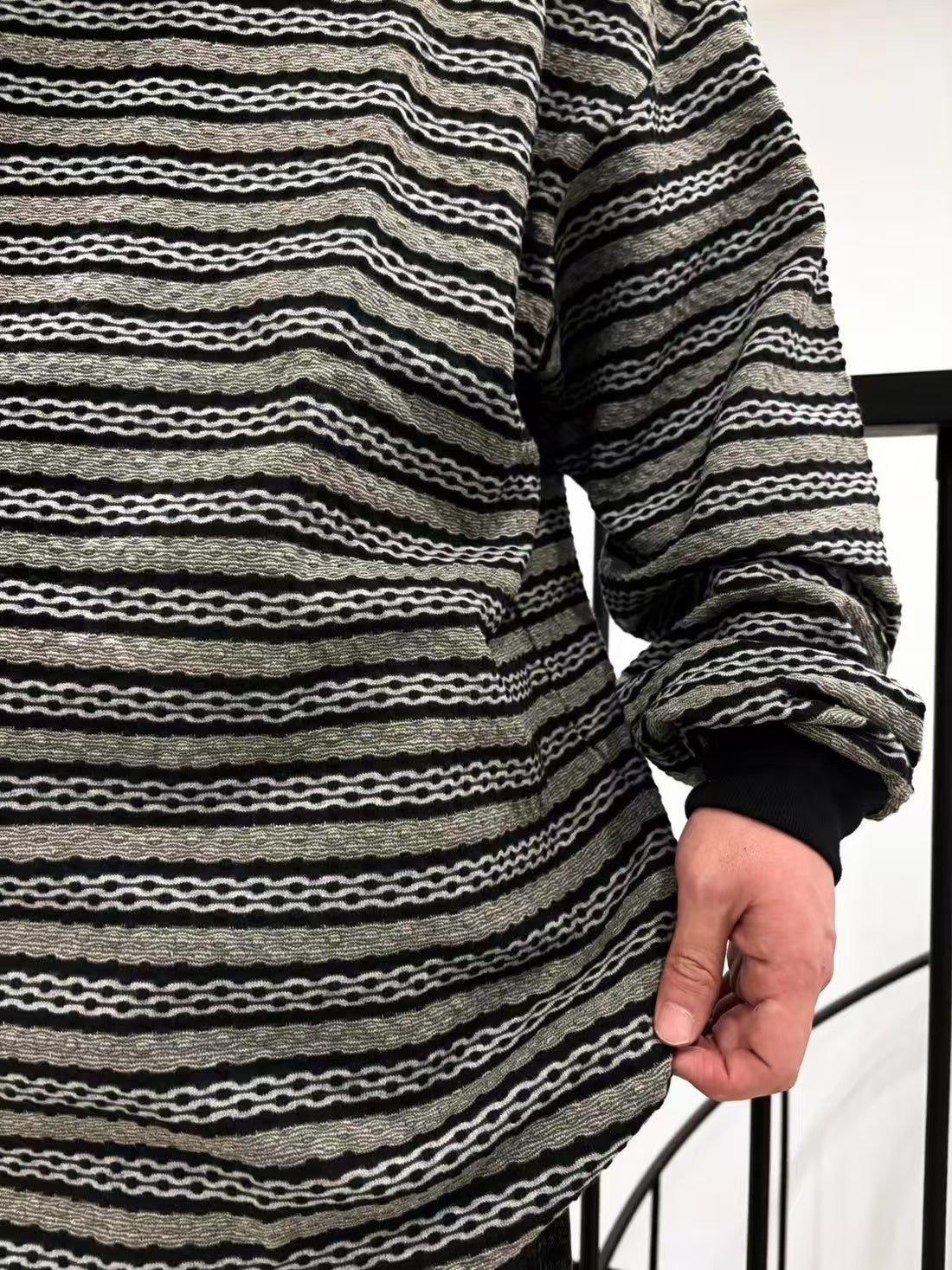JACQUARD BORDER L/S Long-Sleeve Tee HLY & CHOCCICO
