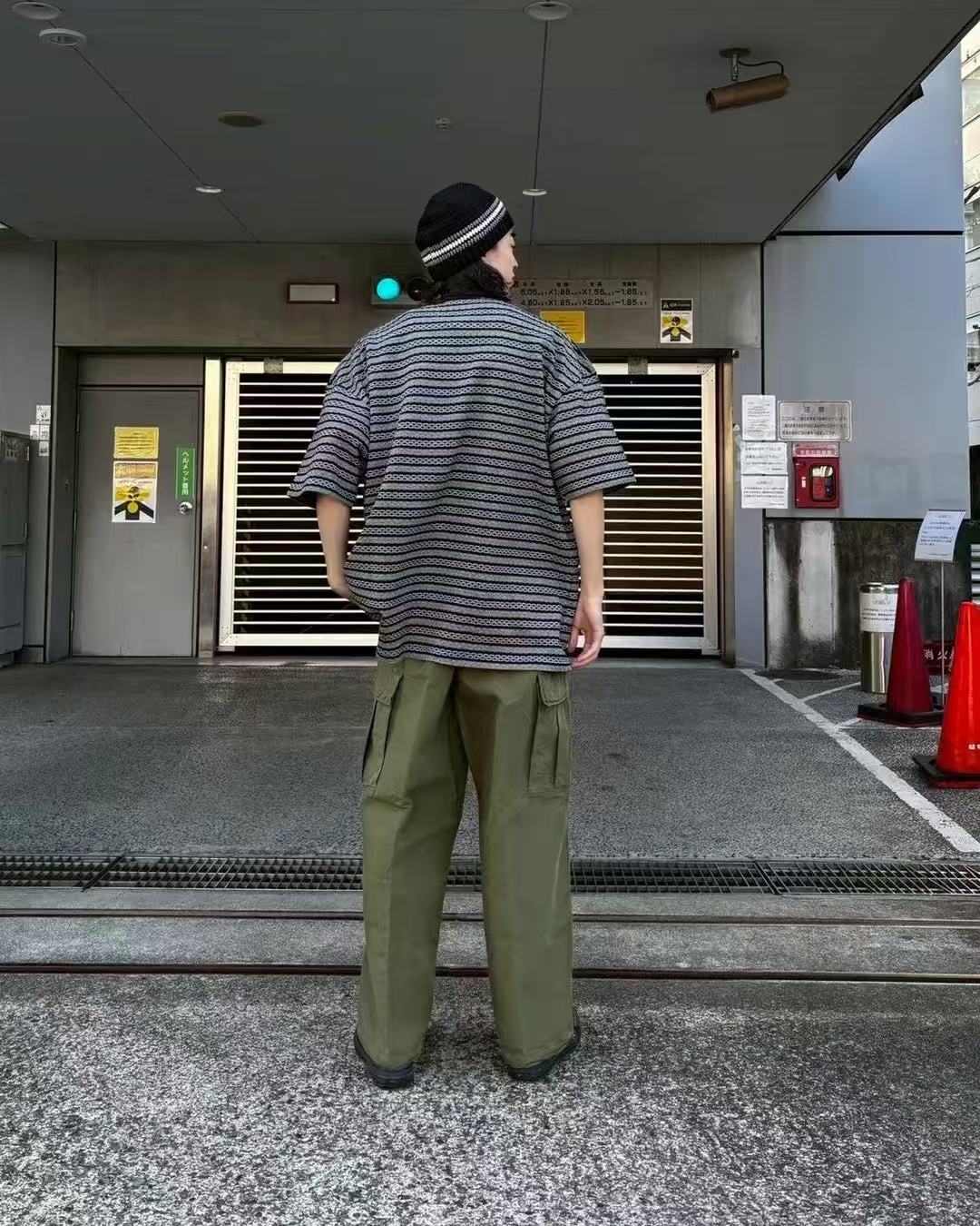 Jacquard Border Tee HLY & CHOCCICO