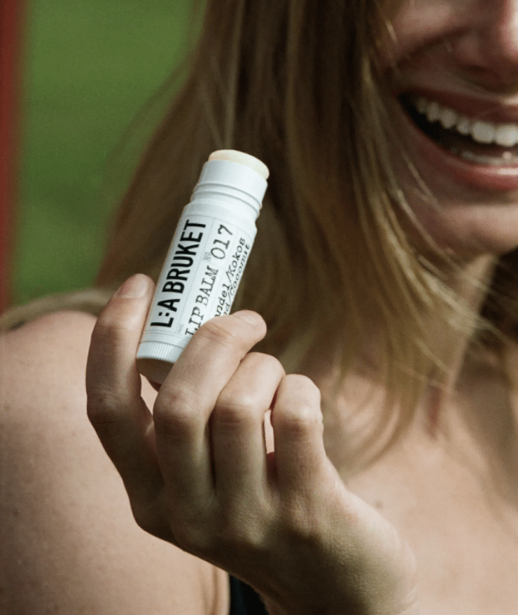 L:a Bruket「017 椰香護唇棒」 - HLY &amp; CHOCCICO