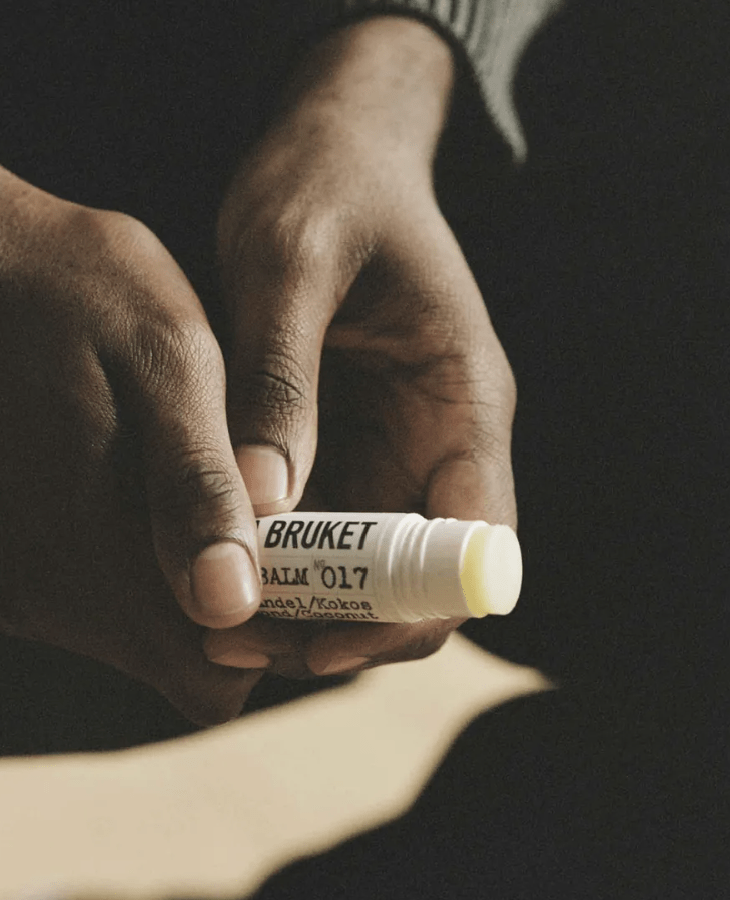 L:a Bruket「017 椰香護唇棒」 - HLY &amp; CHOCCICO