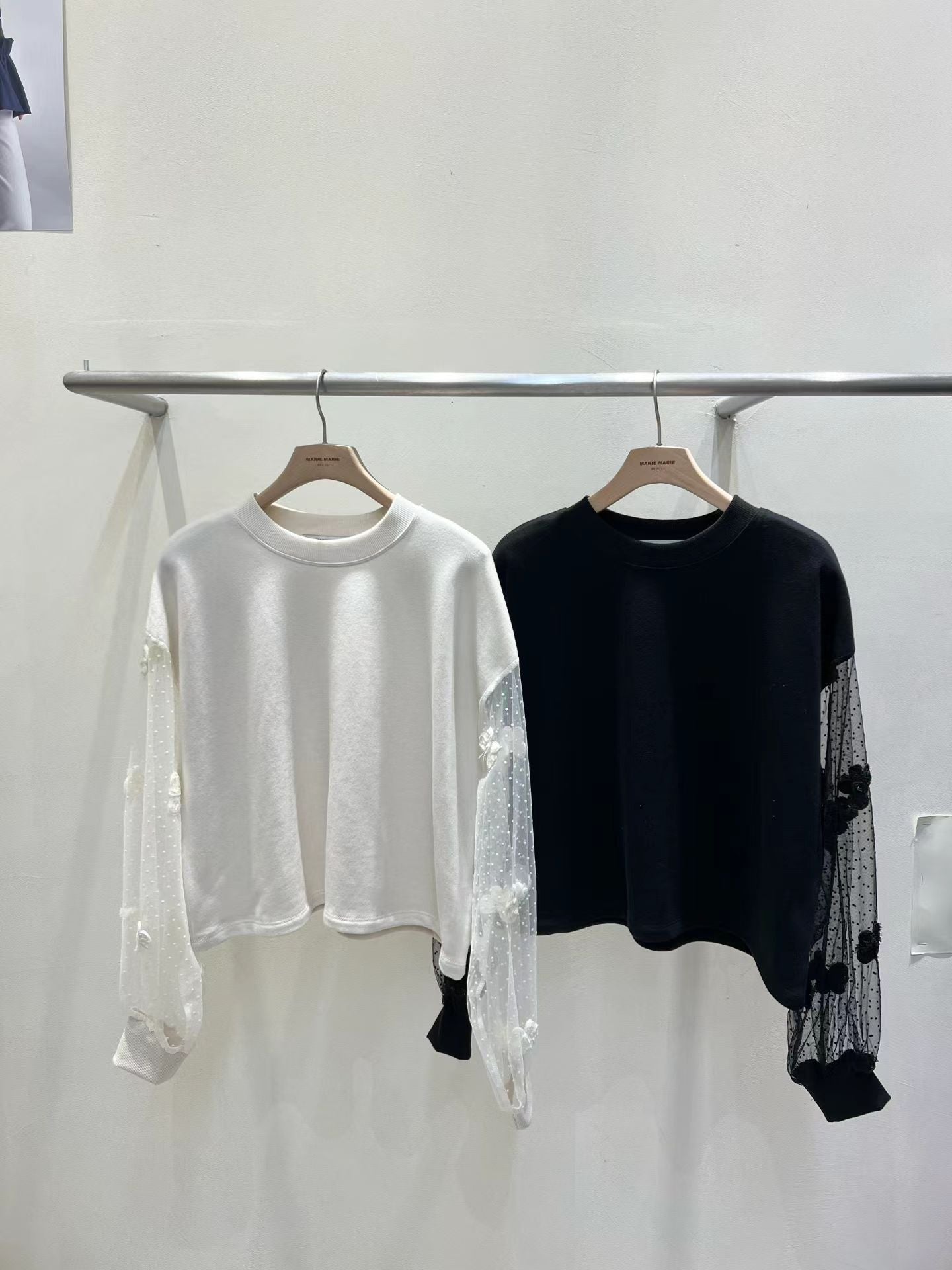 韓國直送Layered Lace Detail Sweater - HLY & CHOCCICO