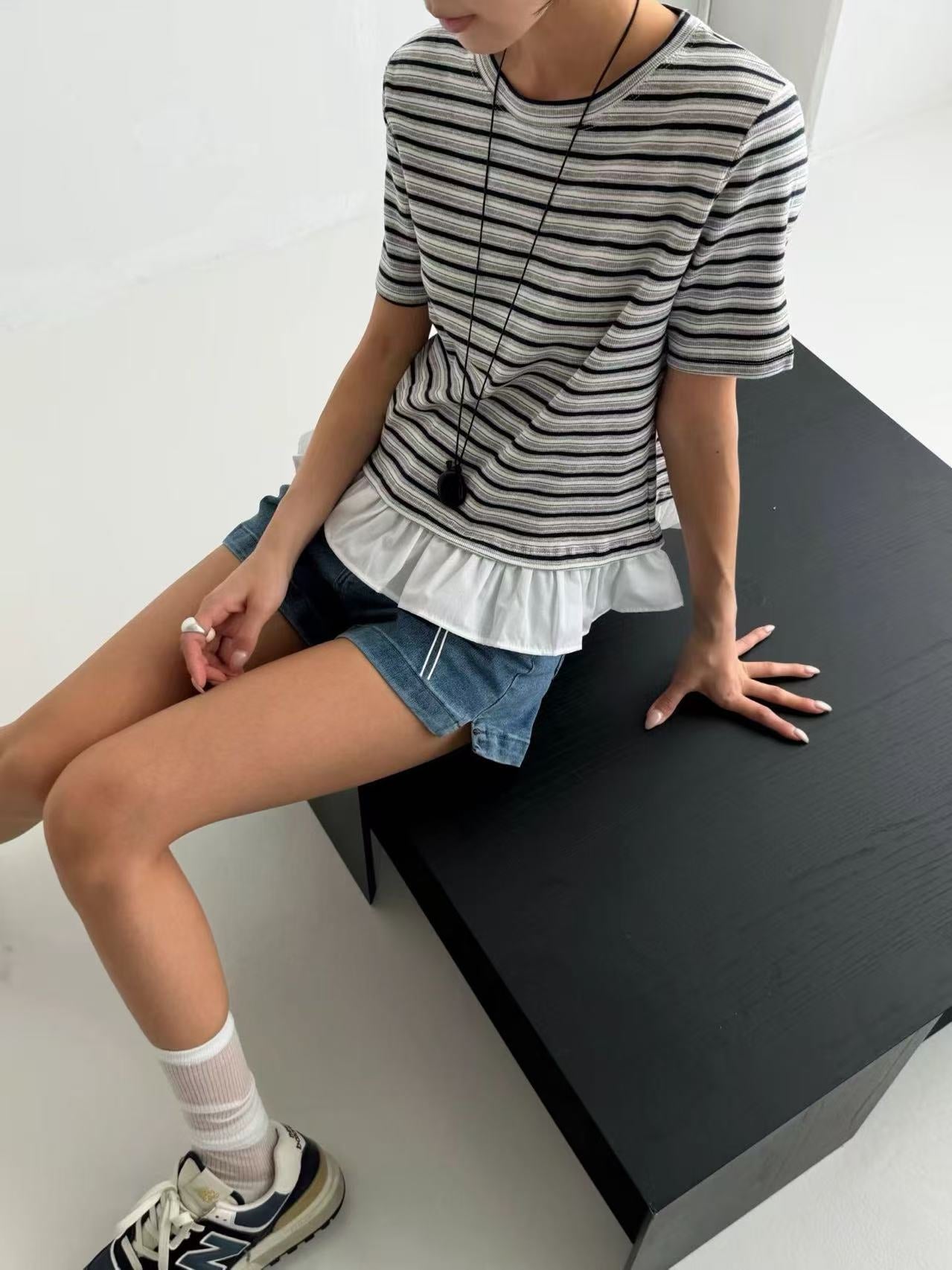 韓國直送Layered Stripes Top - HLY &amp; CHOCCICO