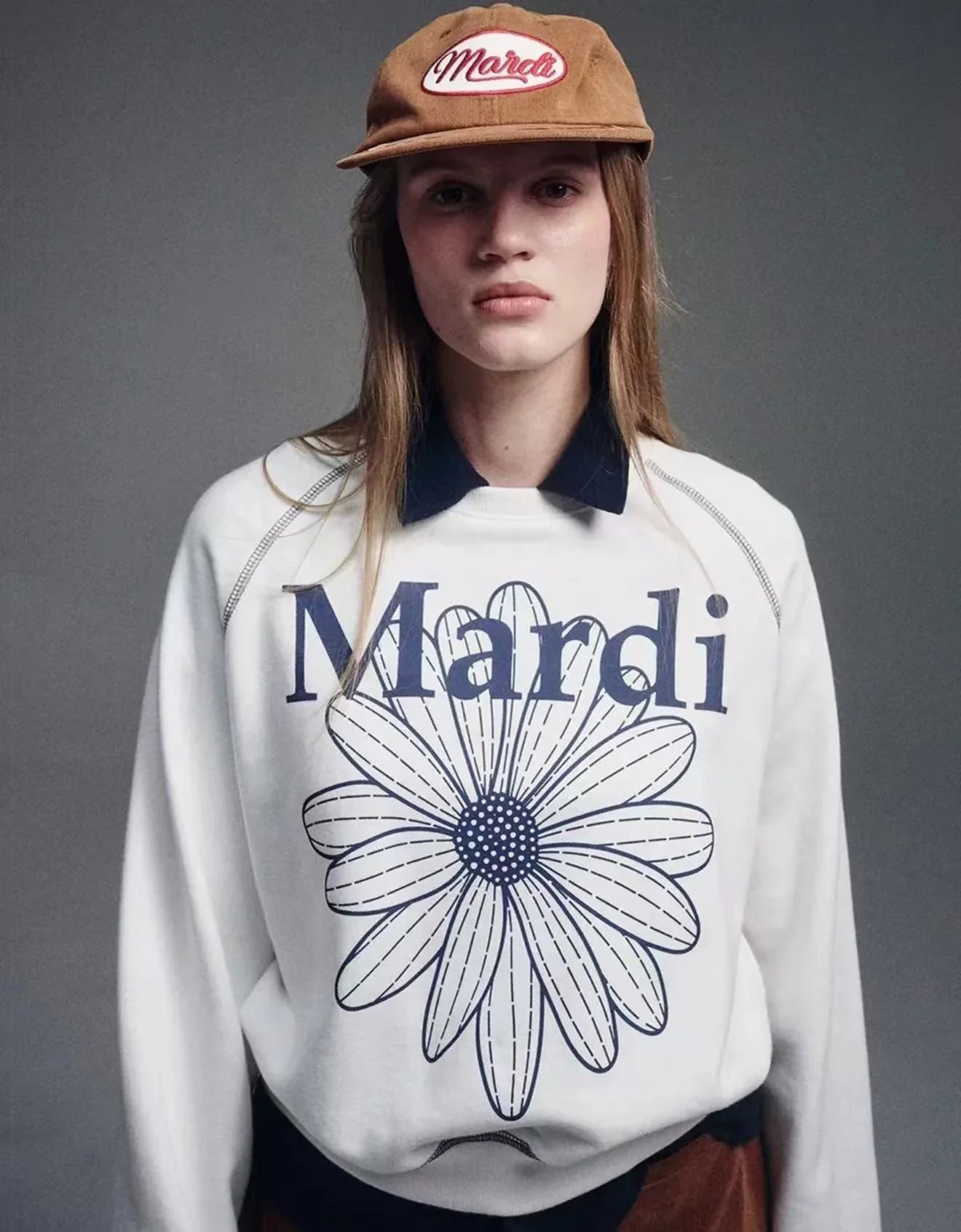 Mardi Sweatshirt Raglan Flowermardi - HLY &amp; CHOCCICO
