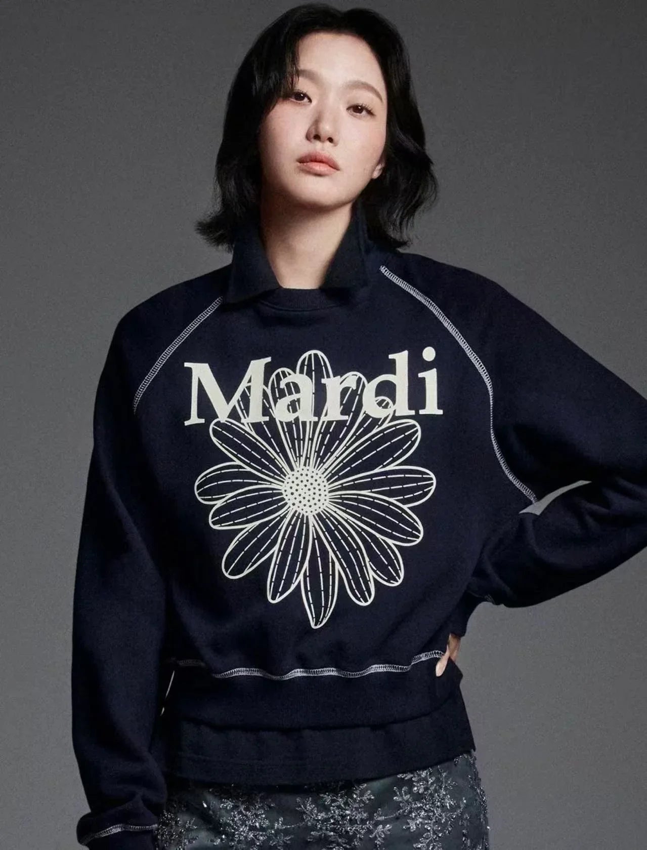 Mardi Sweatshirt Raglan Flowermardi - HLY &amp; CHOCCICO