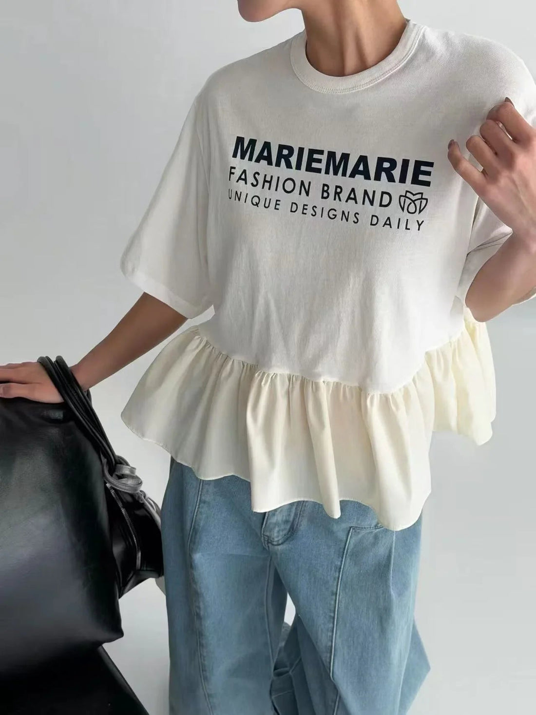 韓國直送MARIE Ruffled Hem Tee - HLY &amp; CHOCCICO