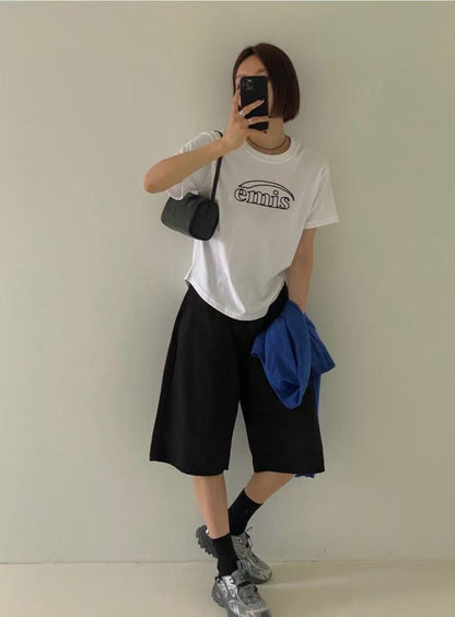 韓國直送Minimalist Emis Tee - HLY &amp; CHOCCICO