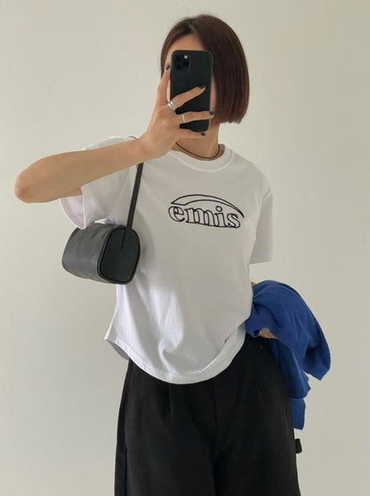 韓國直送Minimalist Emis Tee - HLY &amp; CHOCCICO