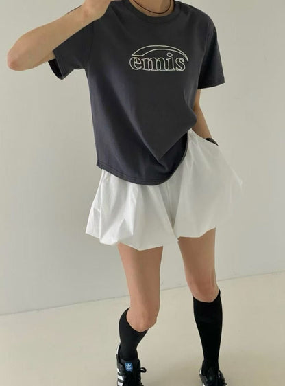 韓國直送Minimalist Emis Tee - HLY &amp; CHOCCICO