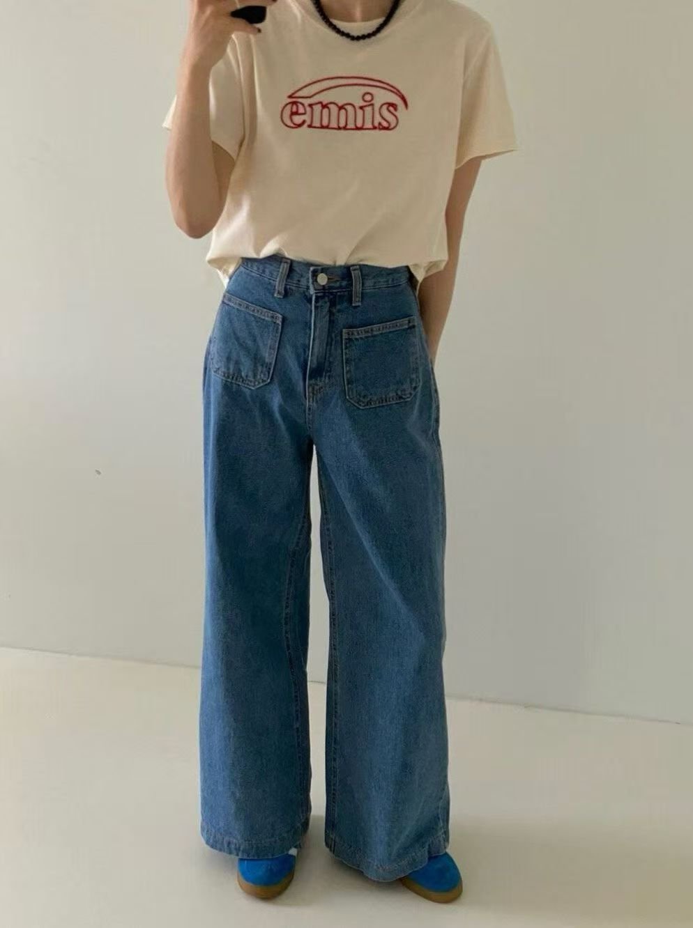 韓國直送Minimalist Emis Tee - HLY &amp; CHOCCICO