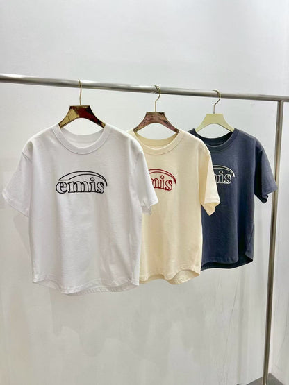 韓國直送Minimalist Emis Tee - HLY &amp; CHOCCICO