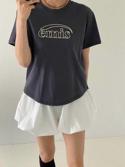 韓國直送Minimalist Emis Tee - HLY &amp; CHOCCICO