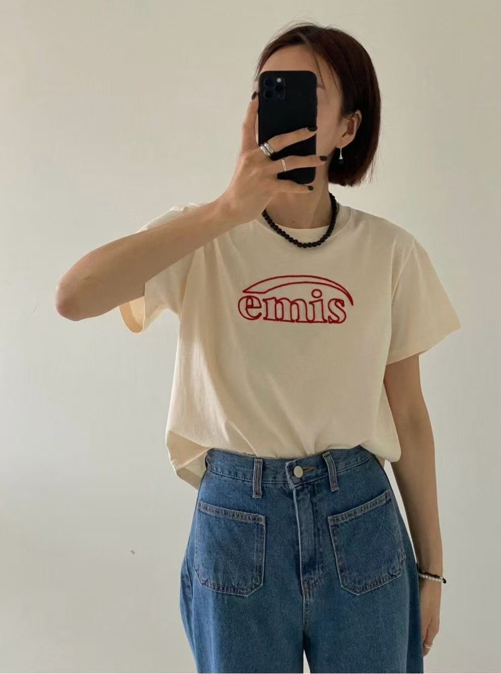 韓國直送Minimalist Emis Tee - HLY &amp; CHOCCICO