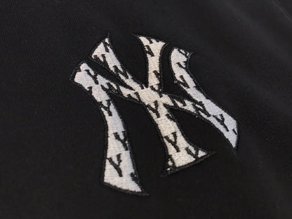 MLB Knit Unisex Sweatshirt - HLY &amp; CHOCCICO