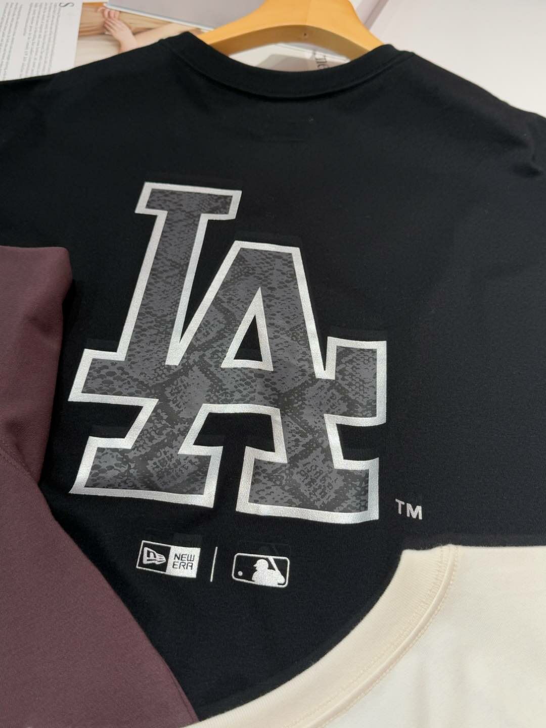 New Era Snake Print Pattern Tee - HLY & CHOCCICO