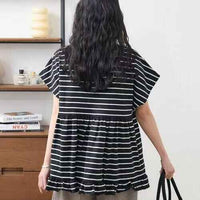 日本直送One-point heart embroidery switching T-shirt