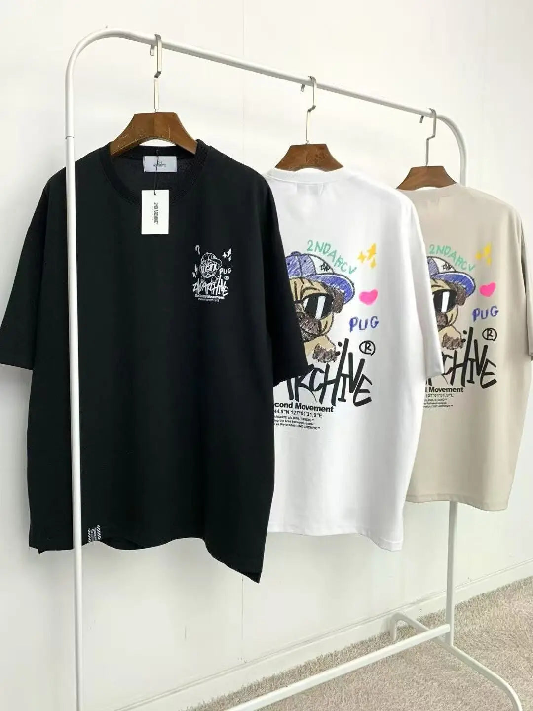 韓國直送 2ND ARCHIVE Pug Crayon Tee HLY & CHOCCICO