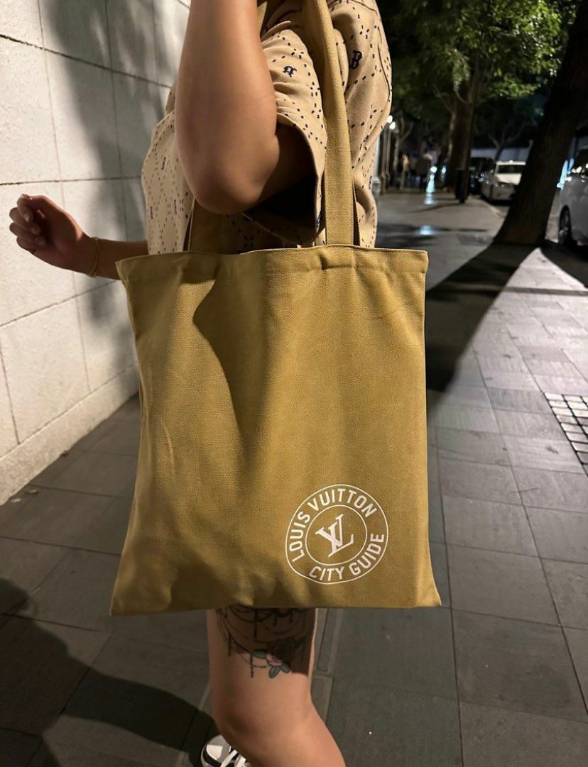 Limited edition Louis Vuitton tote bag canvas bag 💛⏱ Delivery time: 2 days 
