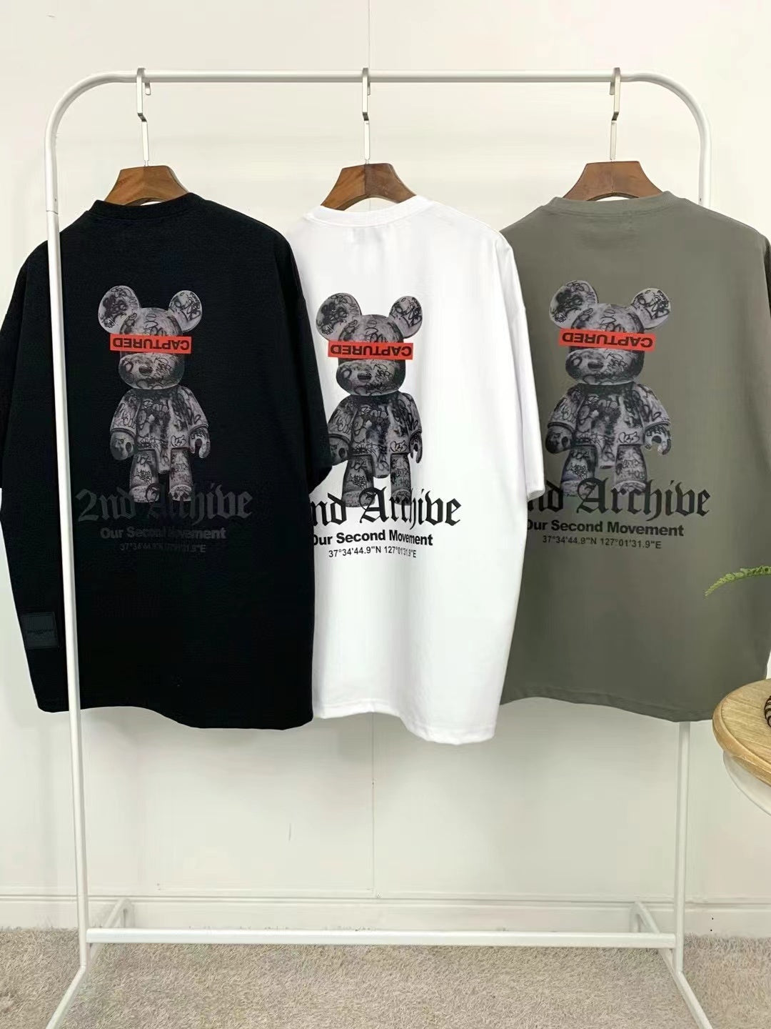 韓國直送🇰🇷 2ND ARCHIVE Captured Bear T-shirt - 3 Color