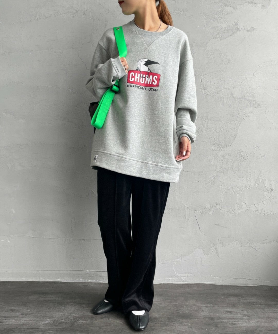 CHUMS OLD BOOBY FACE Logo Print Crew Neck Sweatshirt