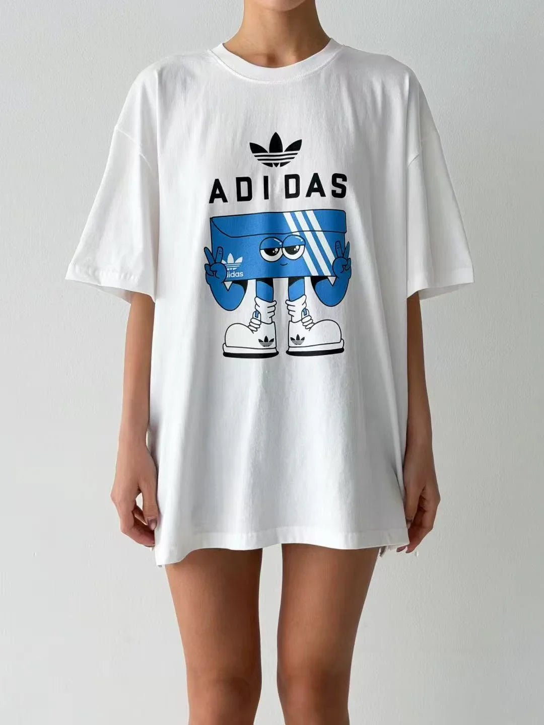 韓國直送Playful Graphic Tee - HLY &amp; CHOCCICO