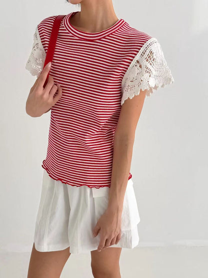 韓國直送Playful Striped Lace T-Shirt - HLY &amp; CHOCCICO