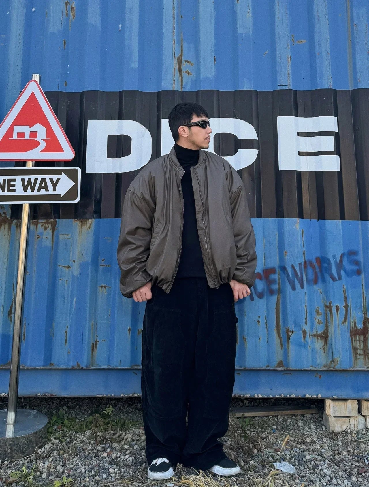 韓國直送 PLUS 82 HIYA Easy Poofer Down Jacket - HLY &amp; CHOCCICO