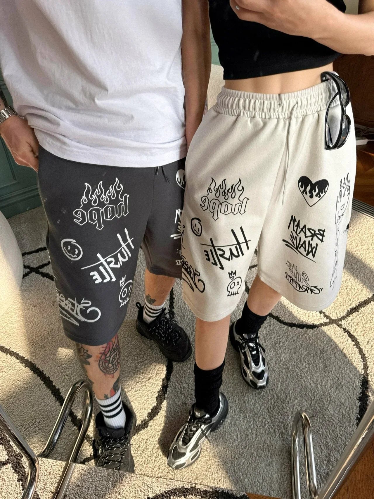 韓國直送 PLUS 82 HIYA Firework Graffiti Shorts - HLY &amp; CHOCCICO
