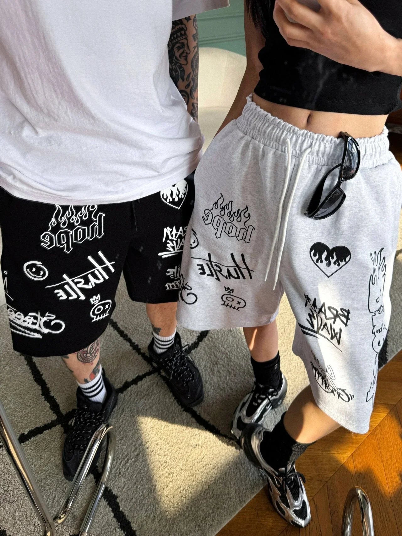 韓國直送 PLUS 82 HIYA Firework Graffiti Shorts - HLY &amp; CHOCCICO