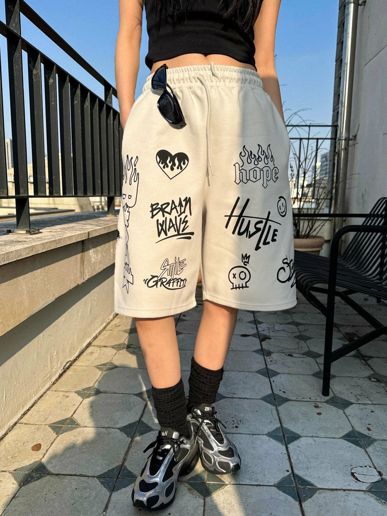 韓國直送 PLUS 82 HIYA Firework Graffiti Shorts - HLY & CHOCCICO