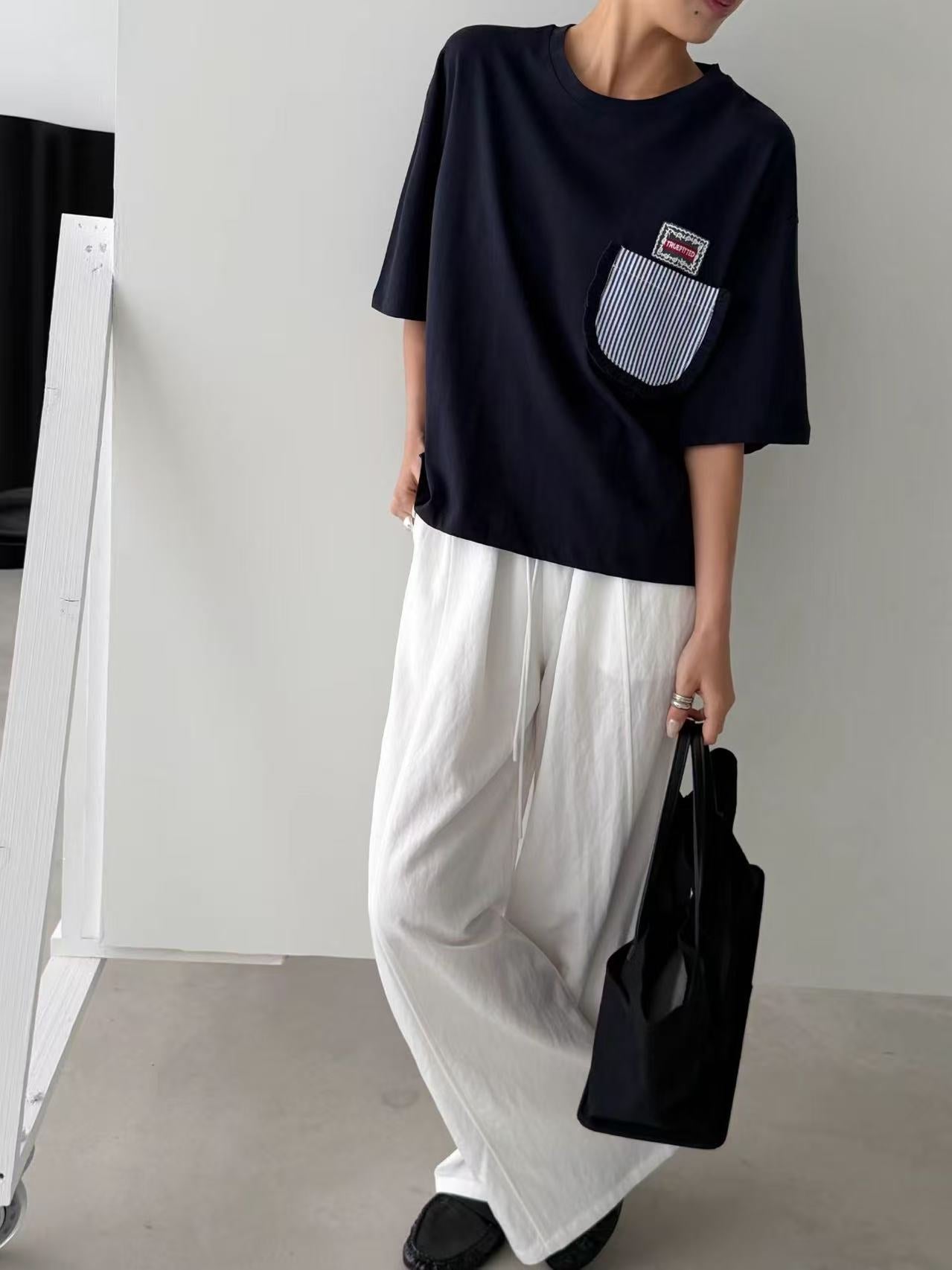 韓國直送Pocket Detail Casual Tee - HLY &amp; CHOCCICO