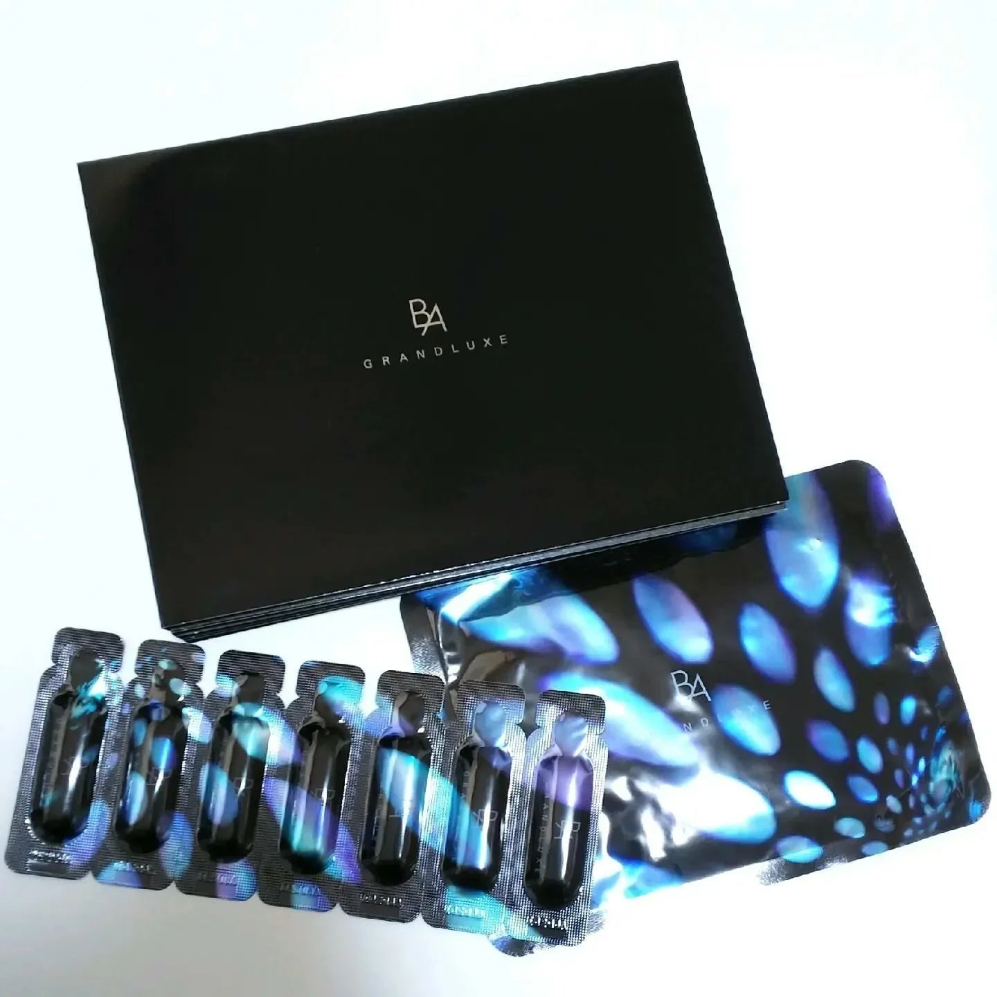 Pola 極光精華限定28天密集精華套裝 - HLY &amp; CHOCCICO