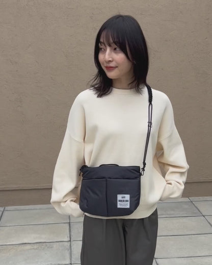 日本直送 KiU Multi-Pocket Soft Puffy Sacoche Bag  (限量版)