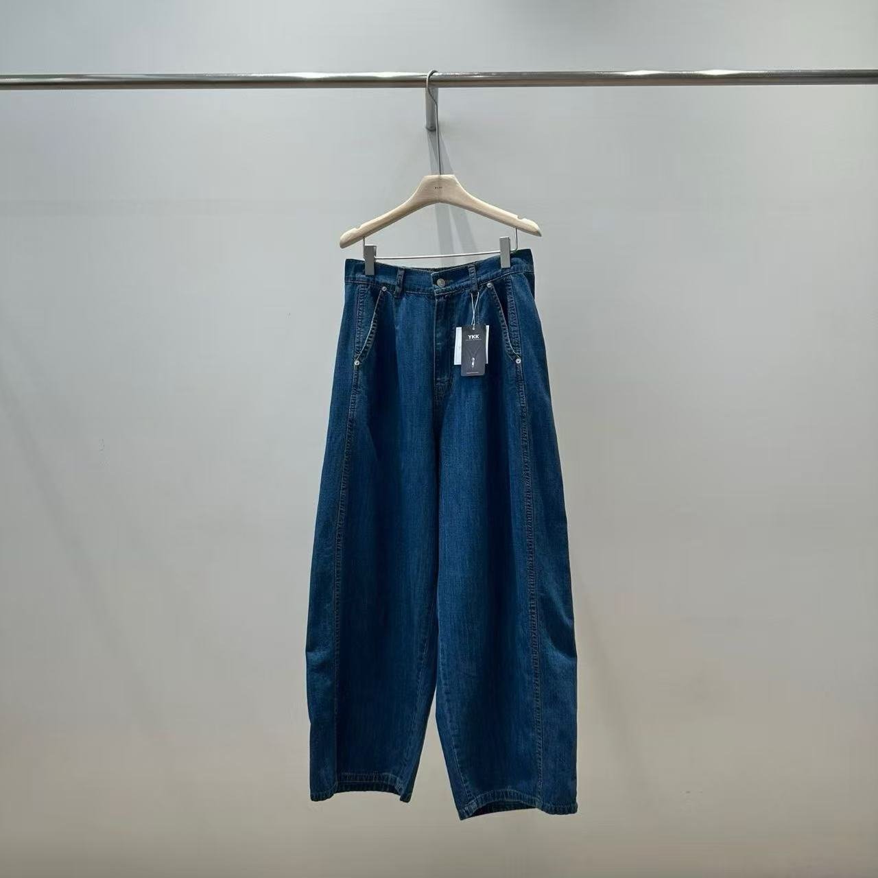 韓國直送Relaxed Vintage Denim - HLY &amp; CHOCCICO