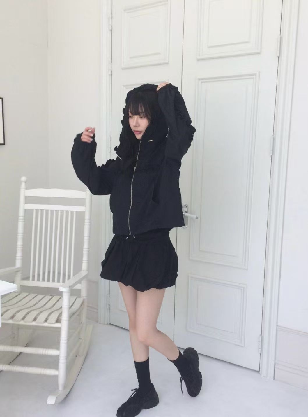 韓國直送Ruffled Zip - Up Jacket - HLY &amp; CHOCCICO
