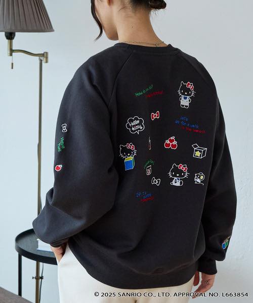 日本直送Sanrio embroidery assorted print oversized crew neck sweatshirt - HLY &amp; CHOCCICO