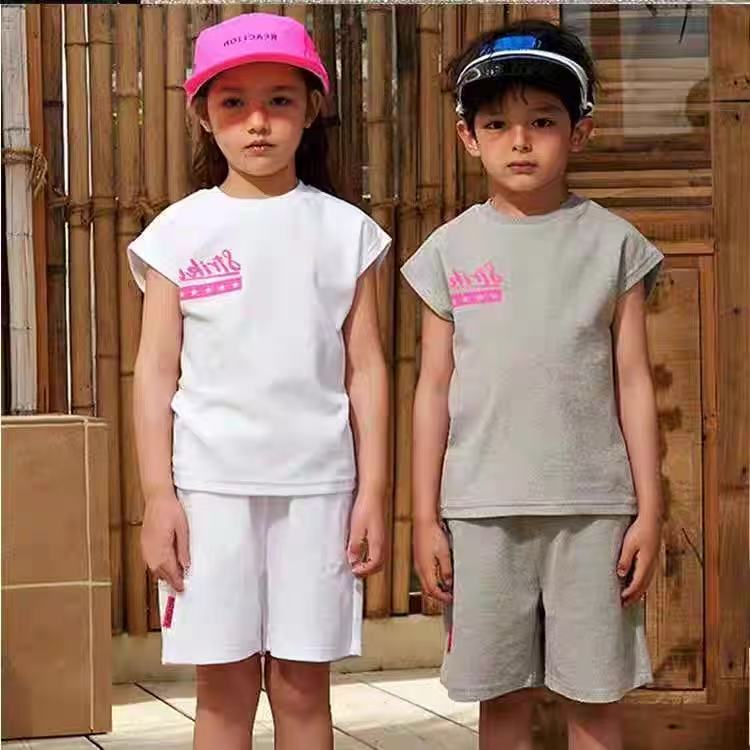 韓國南大門Strike Graphic Tee & Shorts Kids Set - HLY & CHOCCICO