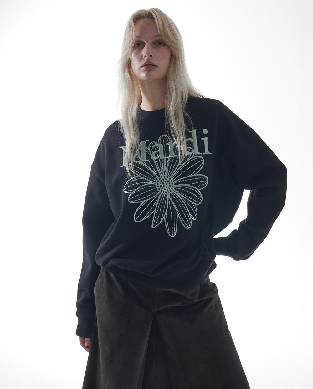 Sweatshirt Flowermardi Needlework - HLY & CHOCCICO