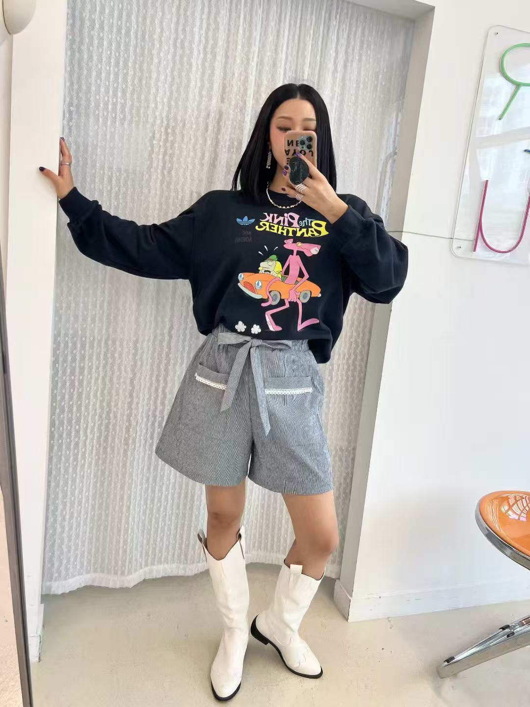 韓國直送The Pink Panther Graphic Sweatshirt HLY & CHOCCICO