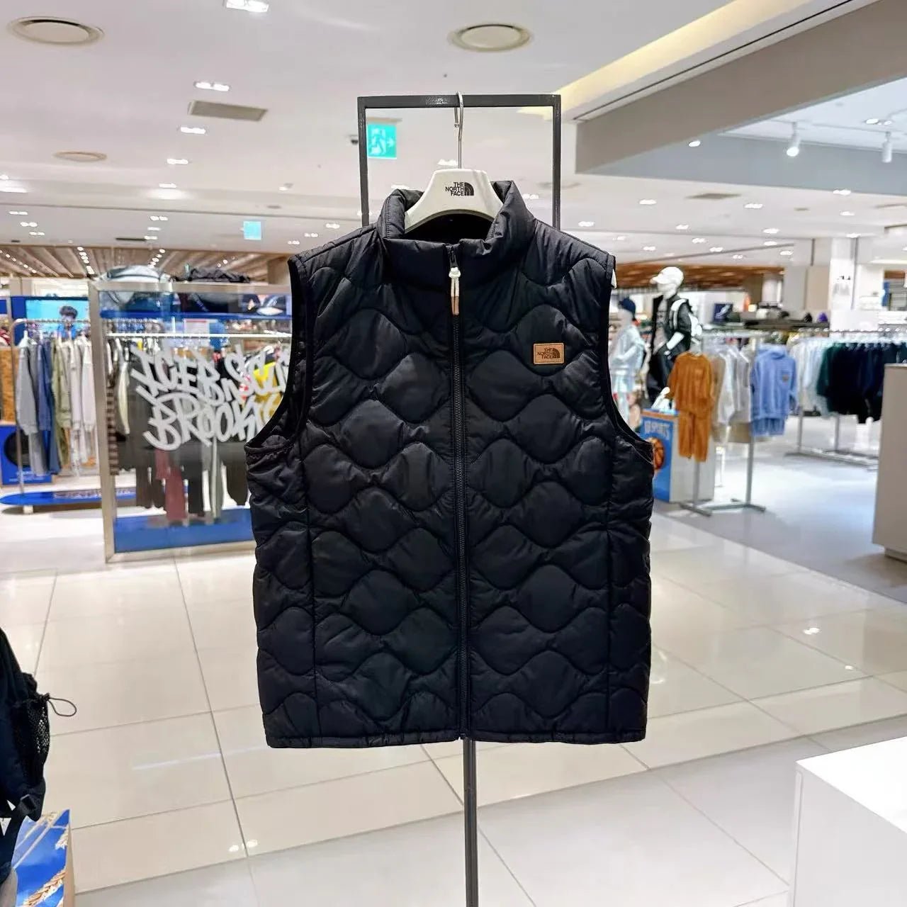 TNF Kids Milo Hoodies Eco 輕身夾棉防風保暖背心 🌟貨期 : 3至4星期 - HLY &amp; CHOCCICO